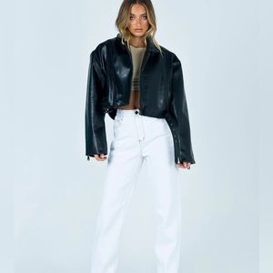 Oversized jacket 
Faux leather material